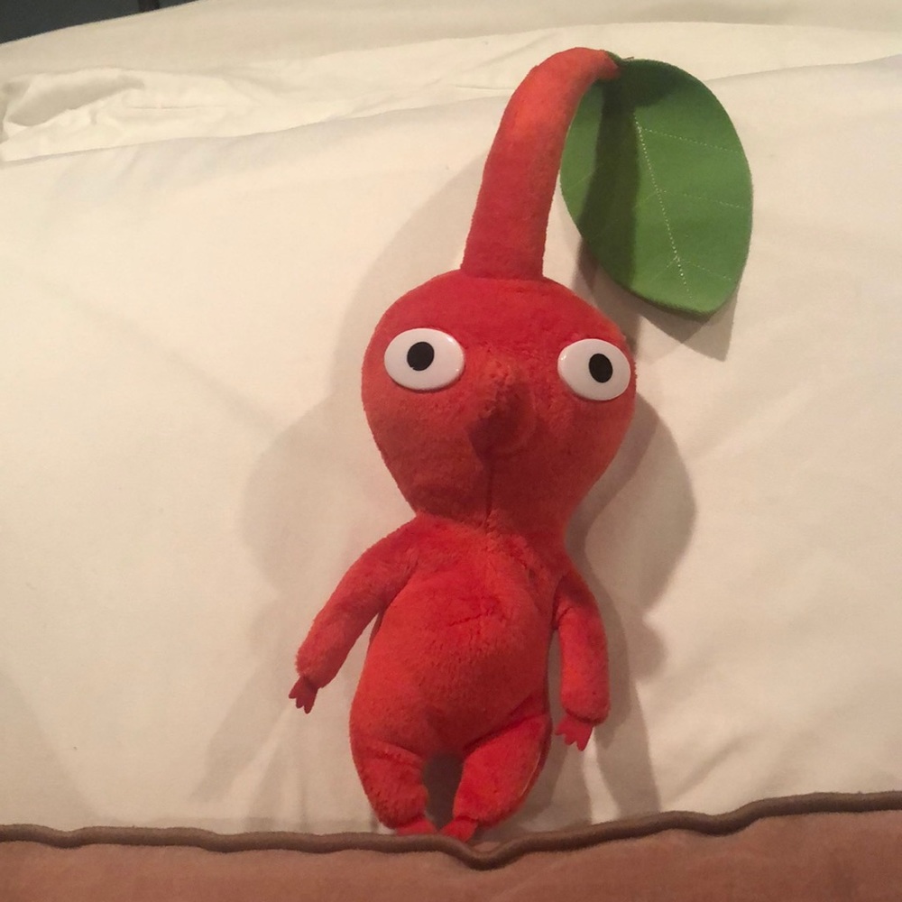 RED PIKMIN PLUSH FIGURE